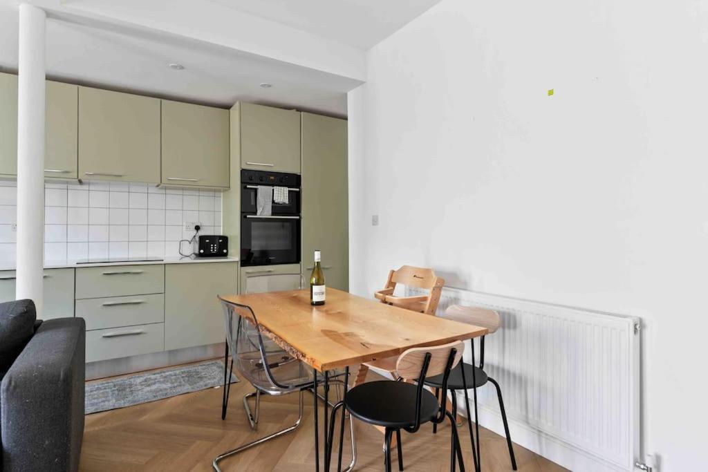 Modern 3 Bed Apartment In Tottenham London Kültér fotó